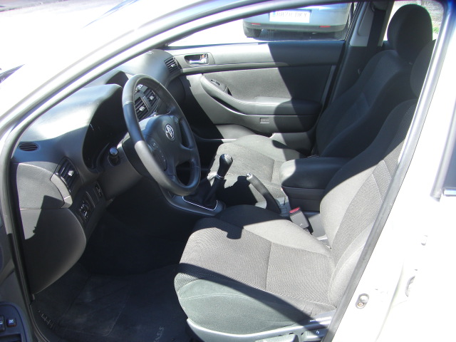 TOYOTA AVENSIS 2.0 VVTI EXECUTIVE