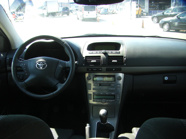 TOYOTA AVENSIS 2.0 VVTI EXECUTIVE