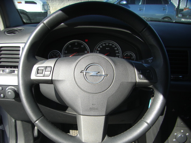 OPEL VECTRA 1.9 CDTI 120CV