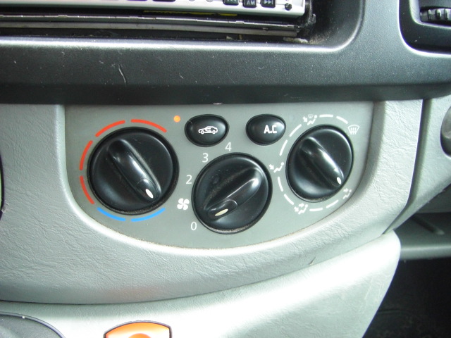 RENAULT TRAFIC 1.9 DCI 82CV