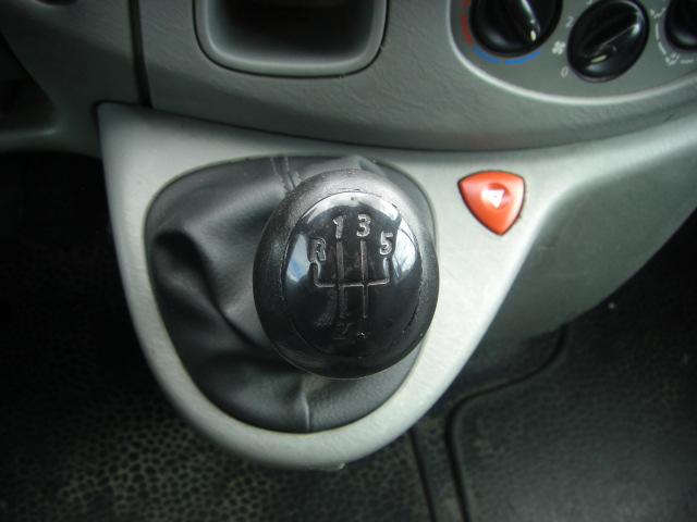 RENAULT TRAFIC 1.9 DCI 82CV