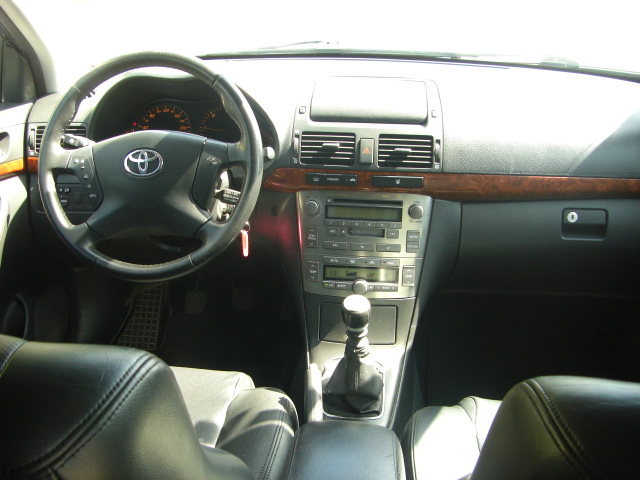 TOYOTA AVENSIS 2.2 D4D 177CV FAMILIAR