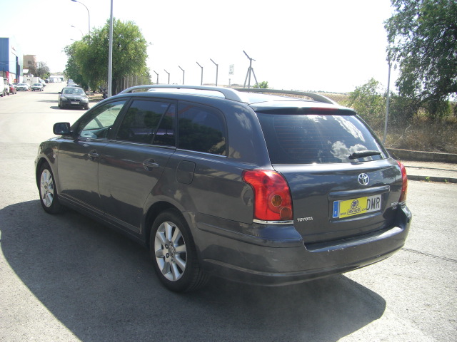 TOYOTA AVENSIS 2.2 D4D 177CV FAMILIAR