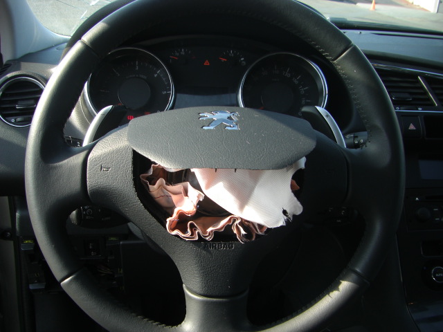 PEUGEOT 3008 E 1.6 HDI 110CV AUTOMATICO