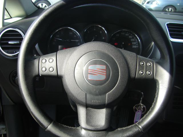 SEAT LEON 2.0 TDI 140CV ACABADO CUPRA