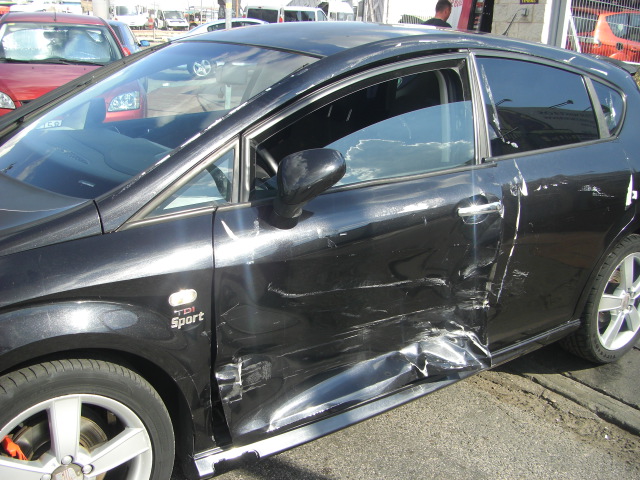 SEAT LEON 2.0 TDI 140CV ACABADO CUPRA