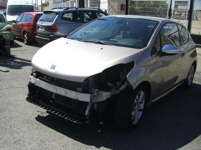 PEUGEOT 208 1.4 GASOLINA 95CV