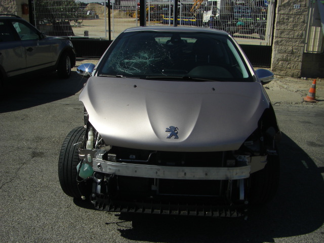 PEUGEOT 208 1.4 GASOLINA 95CV