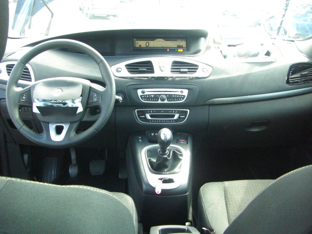 RENAULT GRAND SCENIC 1.9 TDI 130CV 7 PLAZAS