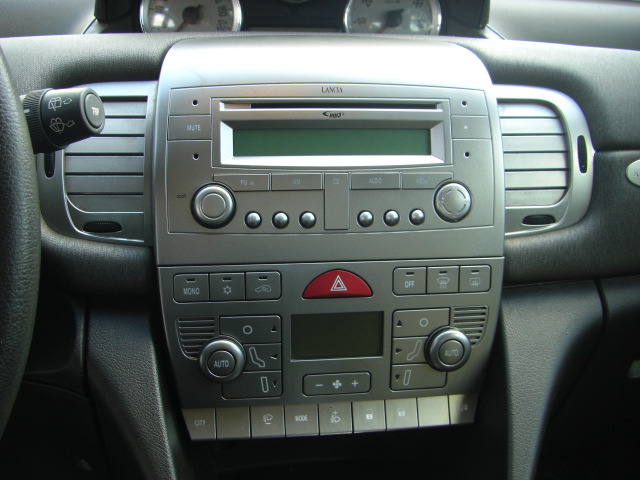 LANCIA YPSILON 1.3 MULTIJET 75CV