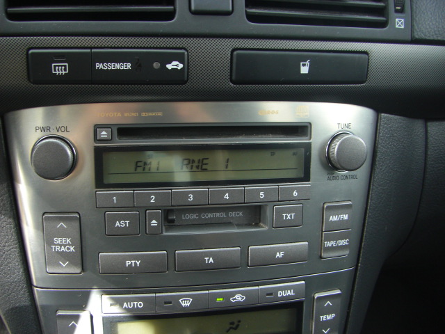 TOYOTA AVENSIS 1.8 I 129CV