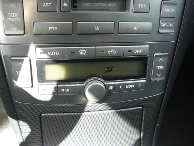 TOYOTA AVENSIS 1.8 I 129CV