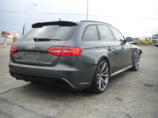 AUDI RS4 AVANT 4.2 V8 FSI 450CV QUATTRO