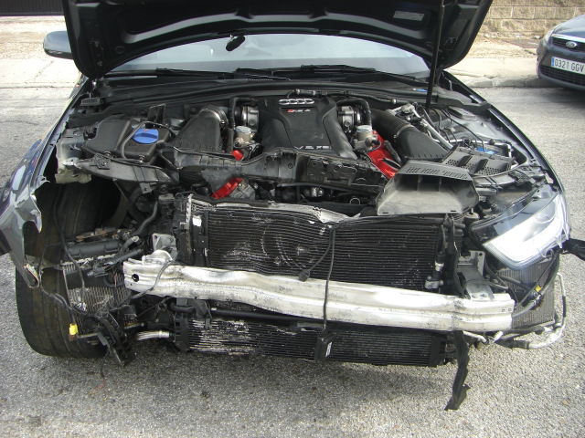 AUDI RS4 AVANT 4.2 V8 FSI 450CV QUATTRO