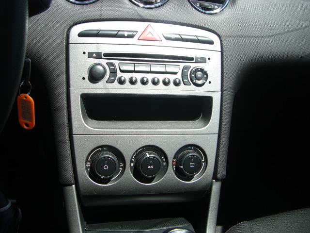 PEUGEOT 308 1.6 HDI 92CV BUSINES LINE