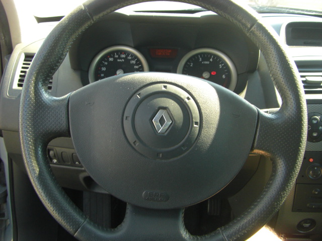 RENAULT MEGANE SEDAN 2.0 I 134CV