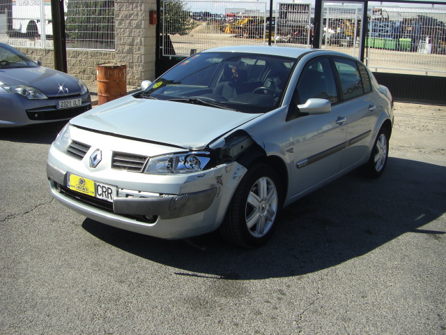 RENAULT MEGANE SEDAN 2.0 I 134CV