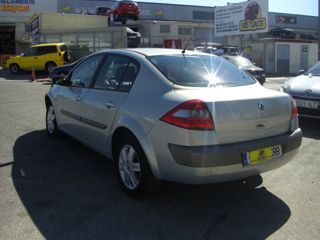 RENAULT MEGANE SEDAN 2.0 I 134CV
