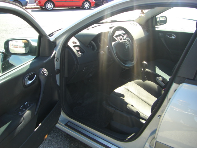 RENAULT MEGANE SEDAN 2.0 I 134CV