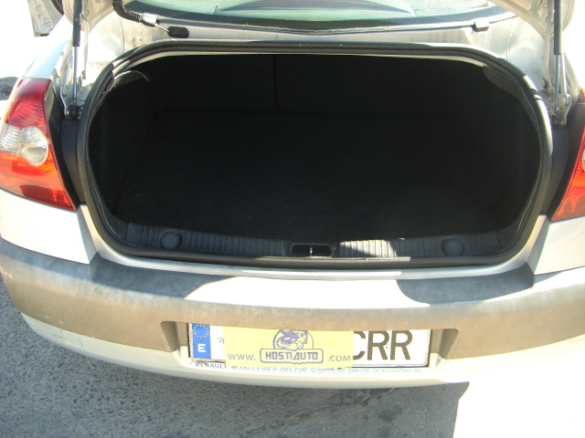 RENAULT MEGANE SEDAN 2.0 I 134CV