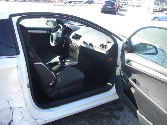 OPEL ASTRA GTC 1.7 CDTI 110CV