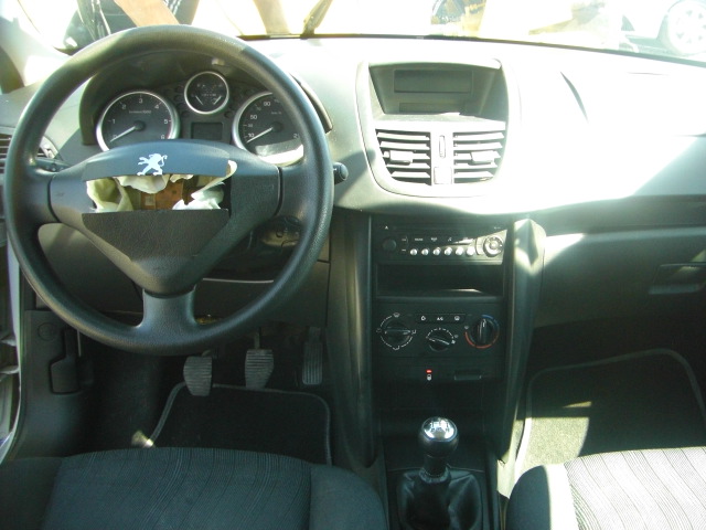 PEUGEOT 207 1.4 HDI 68CV