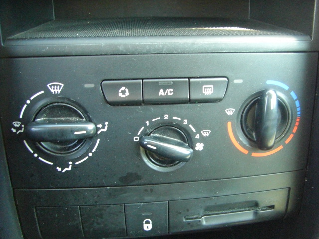 PEUGEOT 207 1.4 HDI 68CV