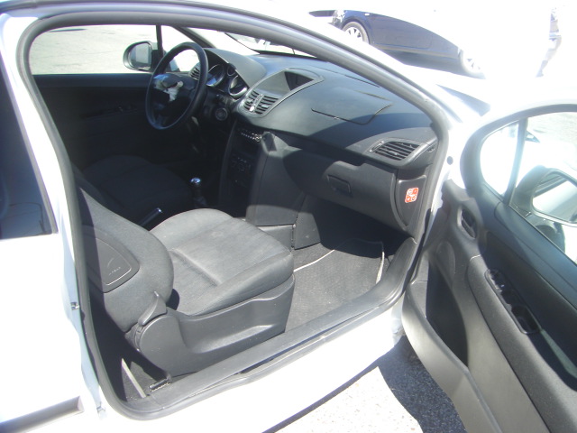 PEUGEOT 207 1.4 HDI 68CV