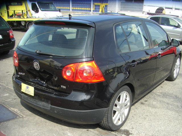 VOLKSWAGEN GOLF 1.9 TDI 105CV
