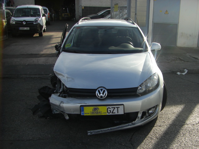 VOLKSWAGEN GOLF VARIANT 1.6 TDI 105CV
