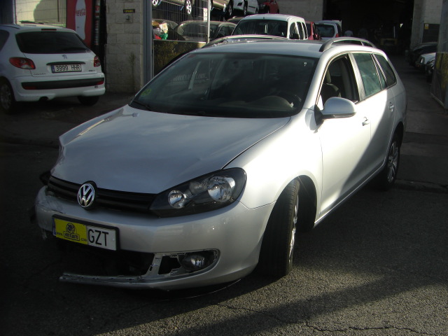 VOLKSWAGEN GOLF VARIANT 1.6 TDI 105CV