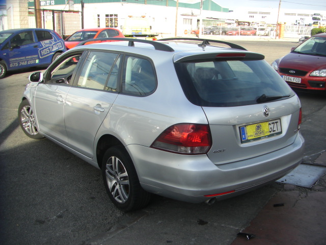 VOLKSWAGEN GOLF VARIANT 1.6 TDI 105CV