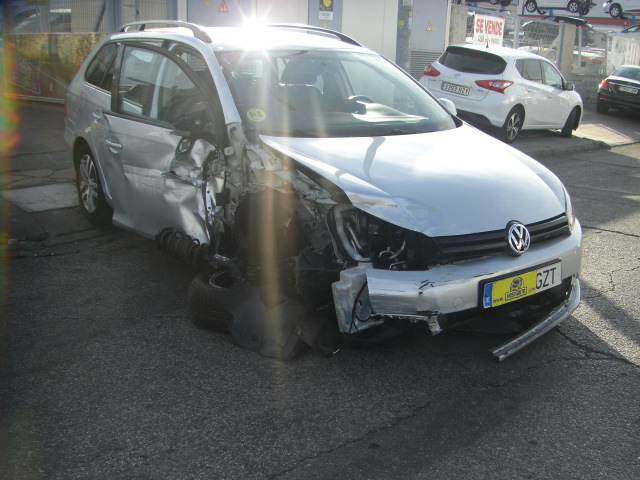 VOLKSWAGEN GOLF VARIANT 1.6 TDI 105CV