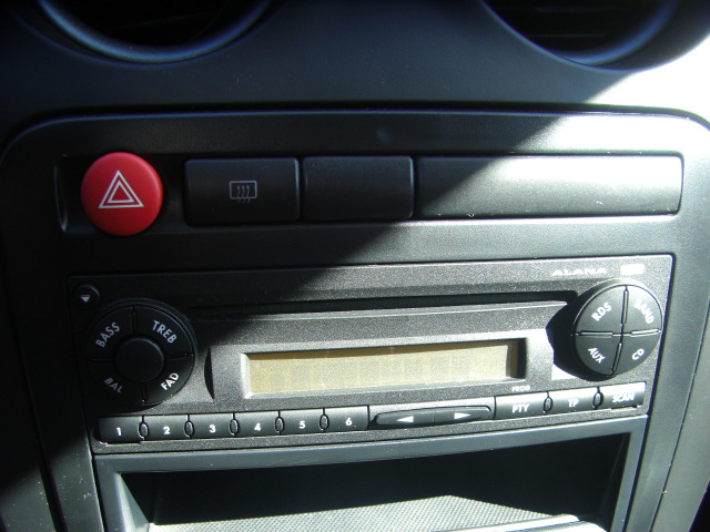 SEAT IBIZA 1.4 I GASOLINA 85CV