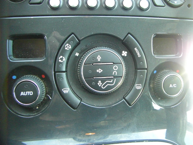 PEUGEOT 3008 PREMIUN 1.6 HDI 110CV