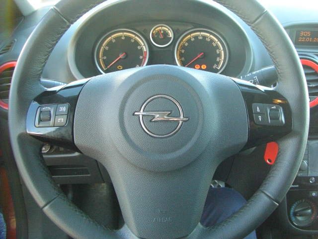 OPEL CORSA 1.4 GASOLINA 100CV