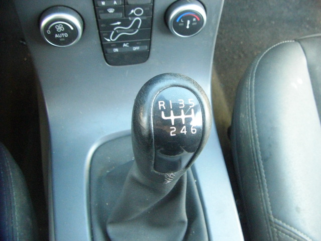 VOLVO V-50 2.0 D 136CV