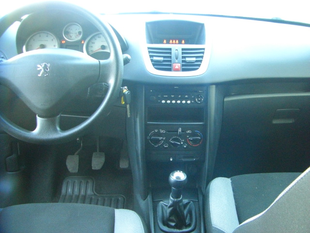 PEUGEOT 207 1.4 I GASOLINA 75CV