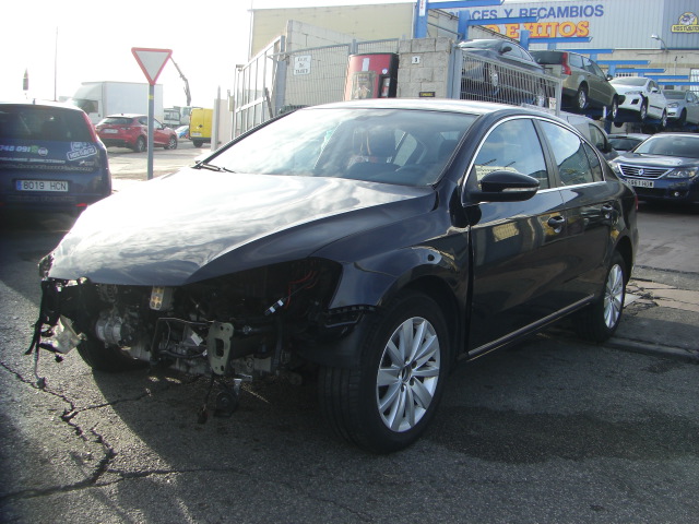 VOLKSWAGEN PASSAT 1.6 TDI 105CV