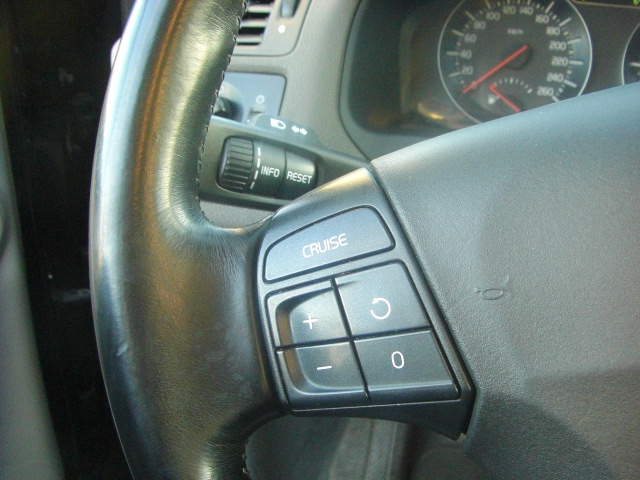 VOLVO V-50 2.4 D 180CV SUMMUN AUTOMATICO