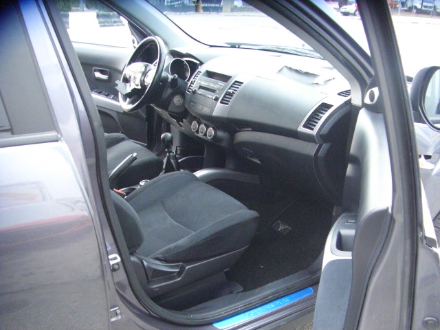 MITSUBISHI OUTLANDER 2.0 DID 140CV 4X4 7 PLAZAS