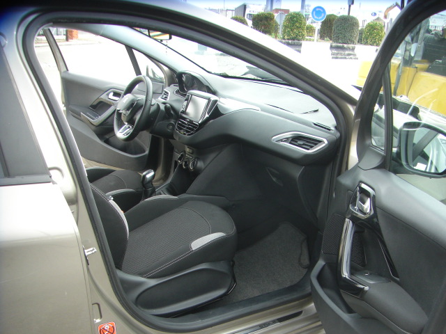 PEUGEOT 208 1.4 HDI 68CV