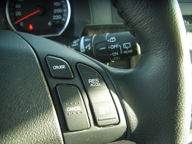 accidentado.vehiculo con golpe delantero y trasero,arrancando y andando,airbags ok,cd,clima,tempomat..