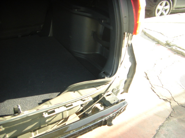 accidentado.vehiculo con golpe delantero y trasero,arrancando y andando,airbags ok,cd,clima,tempomat..