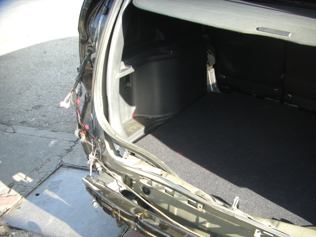 accidentado.vehiculo con golpe delantero y trasero,arrancando y andando,airbags ok,cd,clima,tempomat..