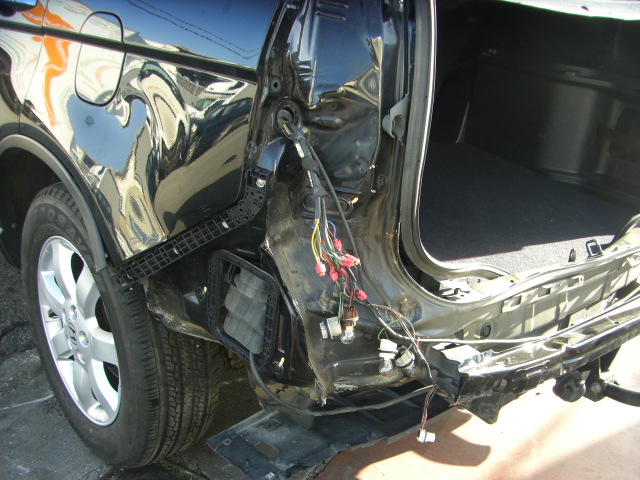 accidentado.vehiculo con golpe delantero y trasero,arrancando y andando,airbags ok,cd,clima,tempomat..