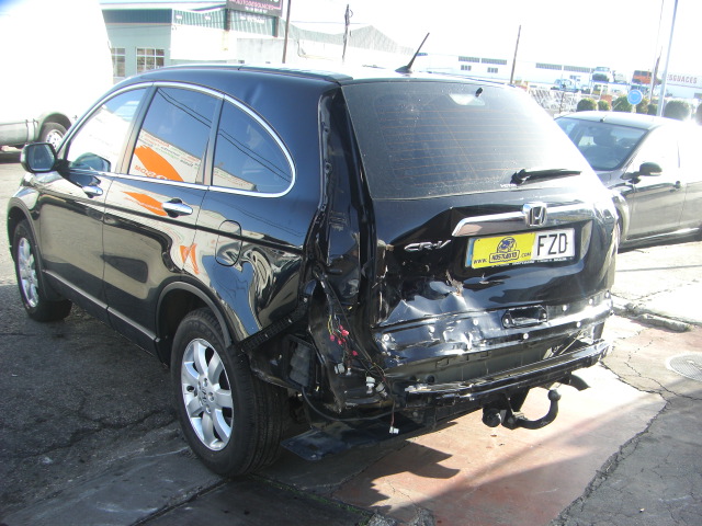 accidentado.vehiculo con golpe delantero y trasero,arrancando y andando,airbags ok,cd,clima,tempomat..