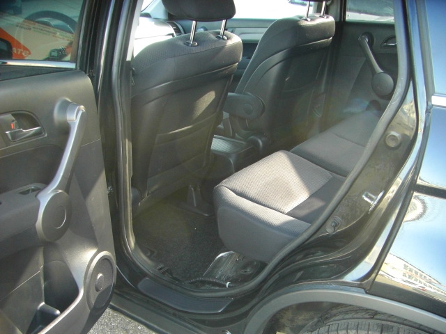 accidentado.vehiculo con golpe delantero y trasero,arrancando y andando,airbags ok,cd,clima,tempomat..