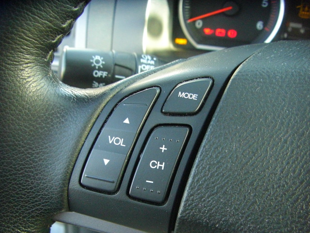 accidentado.vehiculo con golpe delantero y trasero,arrancando y andando,airbags ok,cd,clima,tempomat..