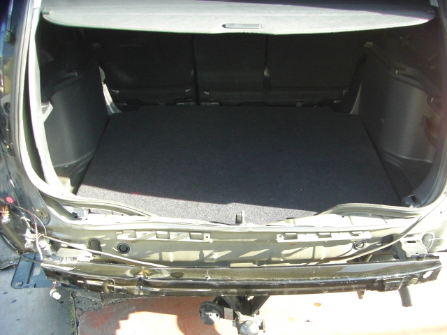 accidentado.vehiculo con golpe delantero y trasero,arrancando y andando,airbags ok,cd,clima,tempomat..